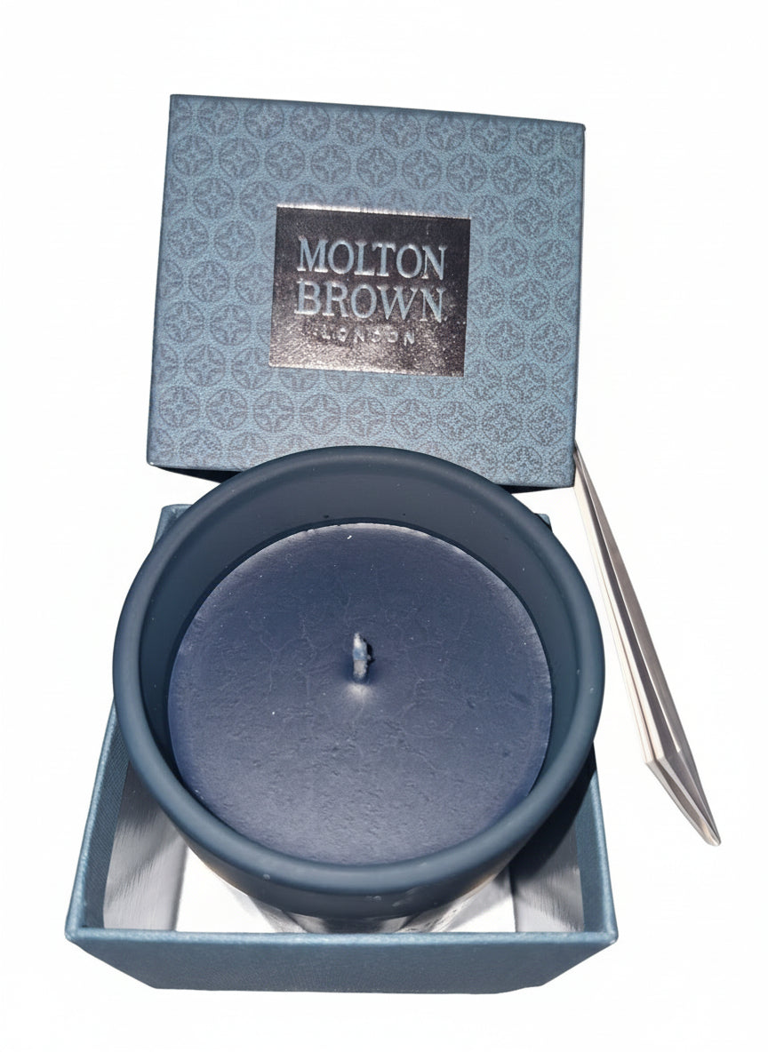 Molton Brown Scented Candle - Russian Leather - 190g